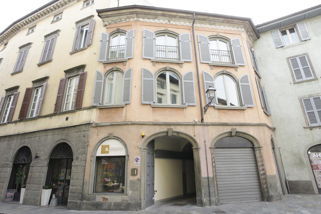 Apartmán La Corte Antica Bergamo Pokoj fotografie