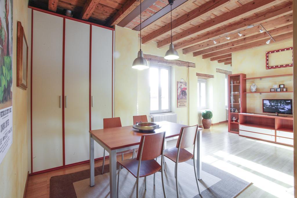 Apartmán La Corte Antica Bergamo Pokoj fotografie