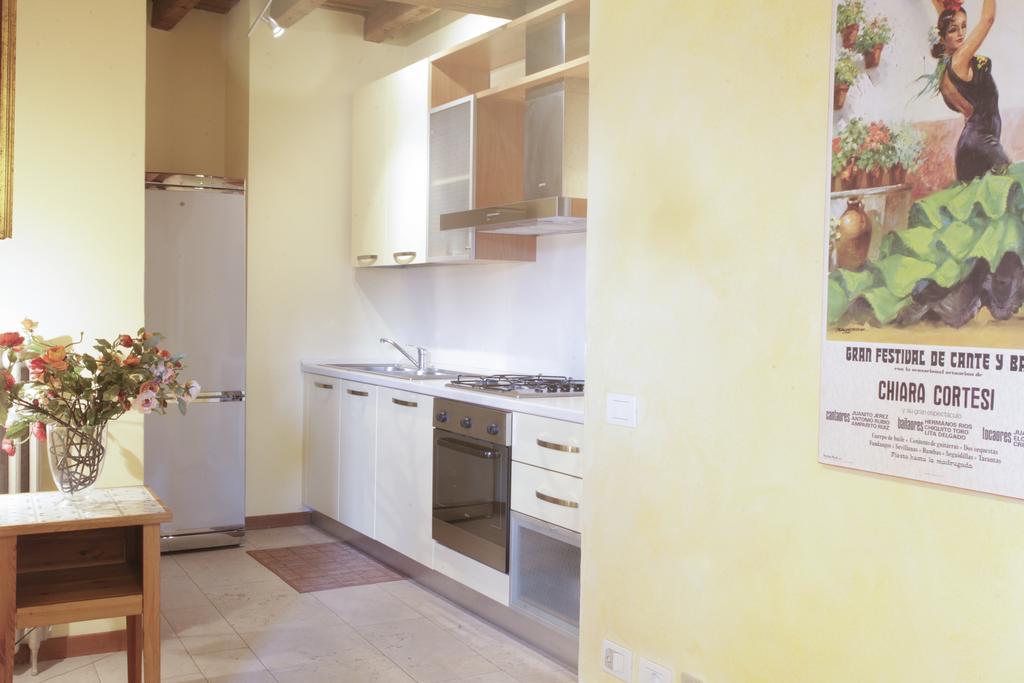 Apartmán La Corte Antica Bergamo Pokoj fotografie